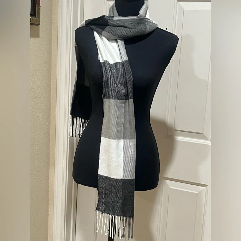 ITALY DESIGN CASHMERE BLEND PLAID WOMENS SCARF